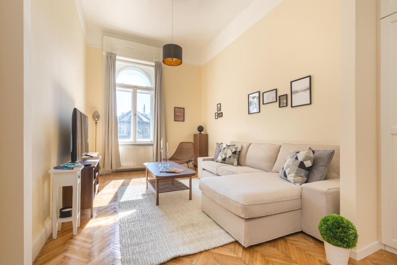 Center Dream 2br/2bath *
