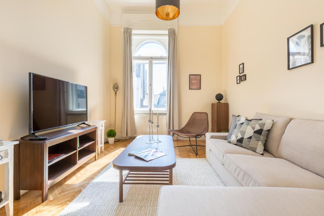 Center Dream 2br/2bath Budapest