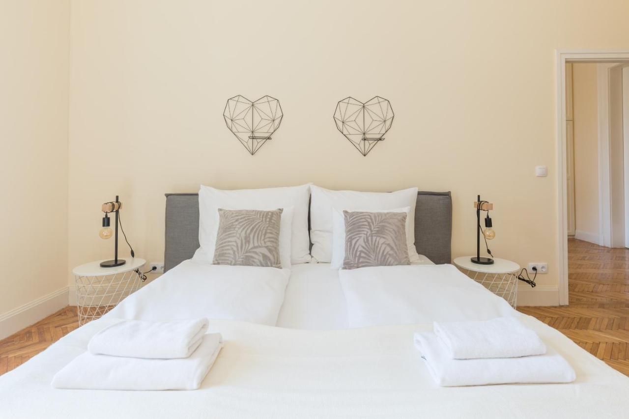 Center Dream 2br/2bath * Budapest
