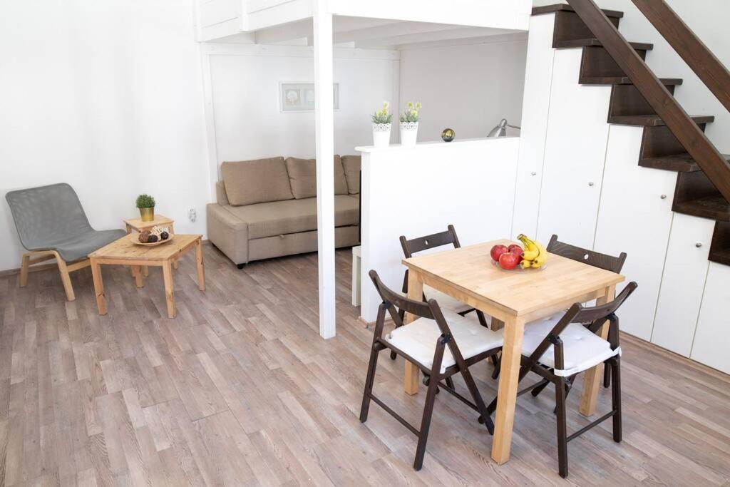 Apartment N28 Next To Andrassy Boulevard.