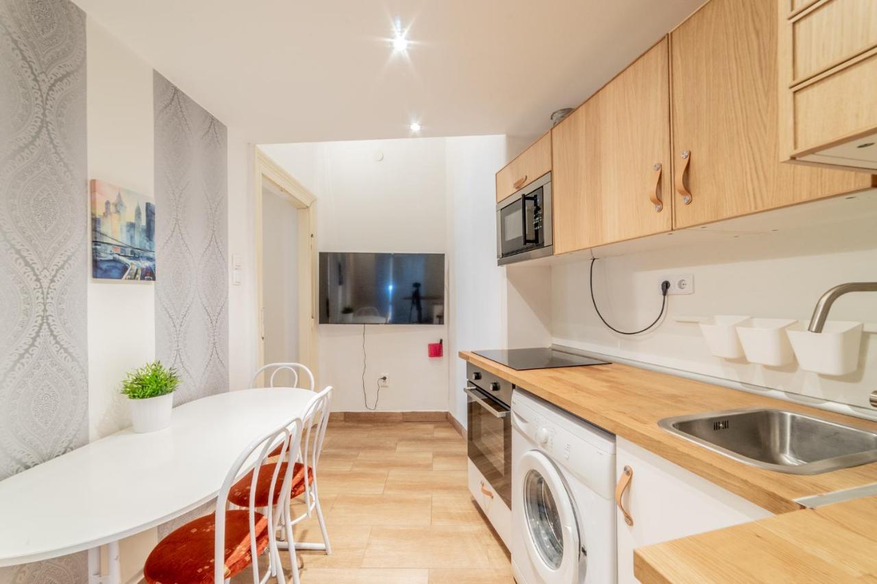 Danube 3br, 2 Bathr Quiet Apt At Market Hall * Budapest