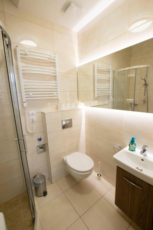Standard By Hi5 - Sofie's Budapest