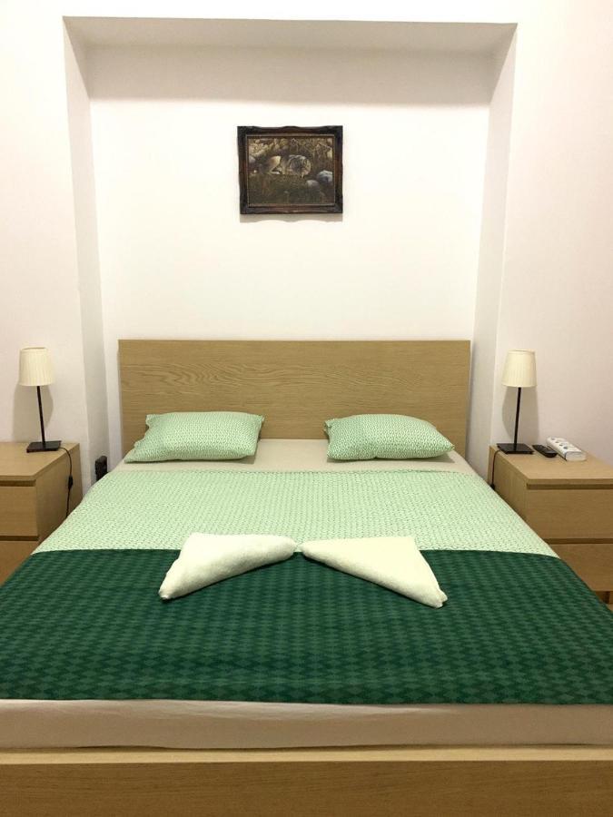 Kalvin 7rooms Hotel *