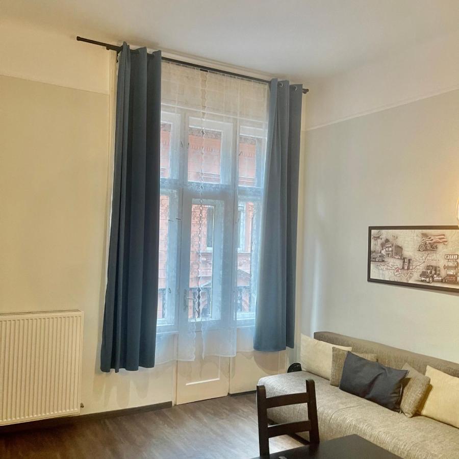 Opera Elegance Andrassy Apartmán *