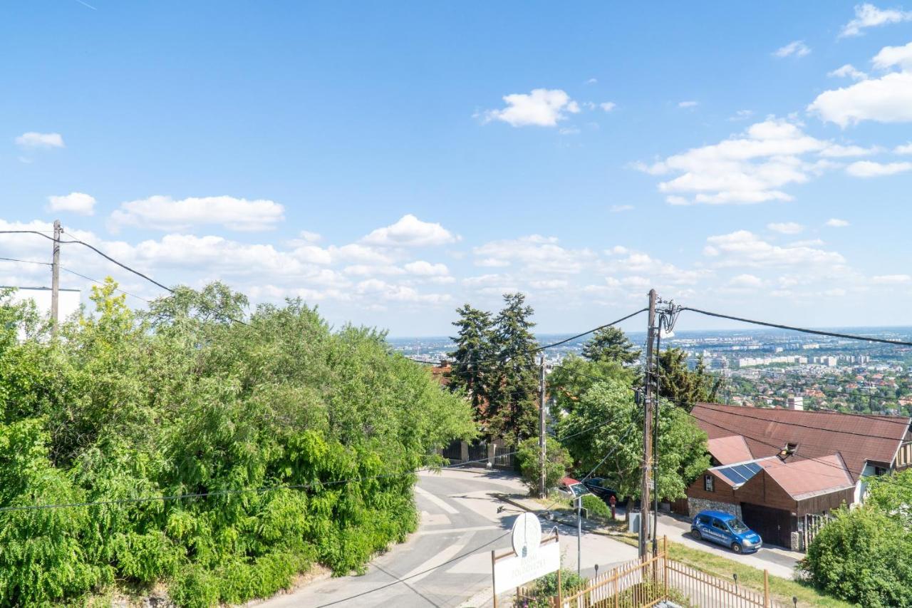 Budai Zoldovezet Kozpont, Apartmanhaz, Rendezvenykozpont Es Etterem Budapešť