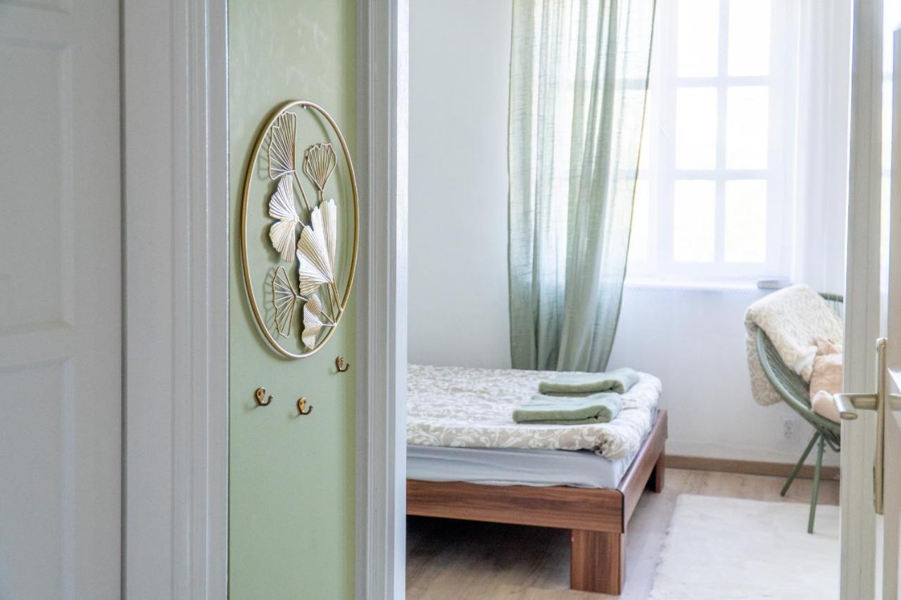 Budai Zoldovezet Kozpont, Apartmanhaz, Rendezvenykozpont Es Etterem Apartmán