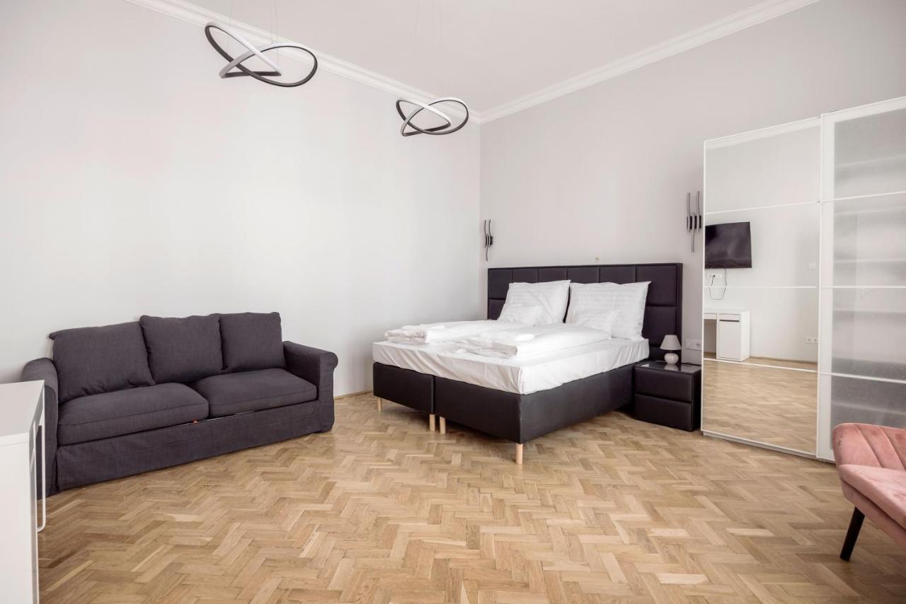 Prime Star Fashion Street Modern Luxury * Budapest