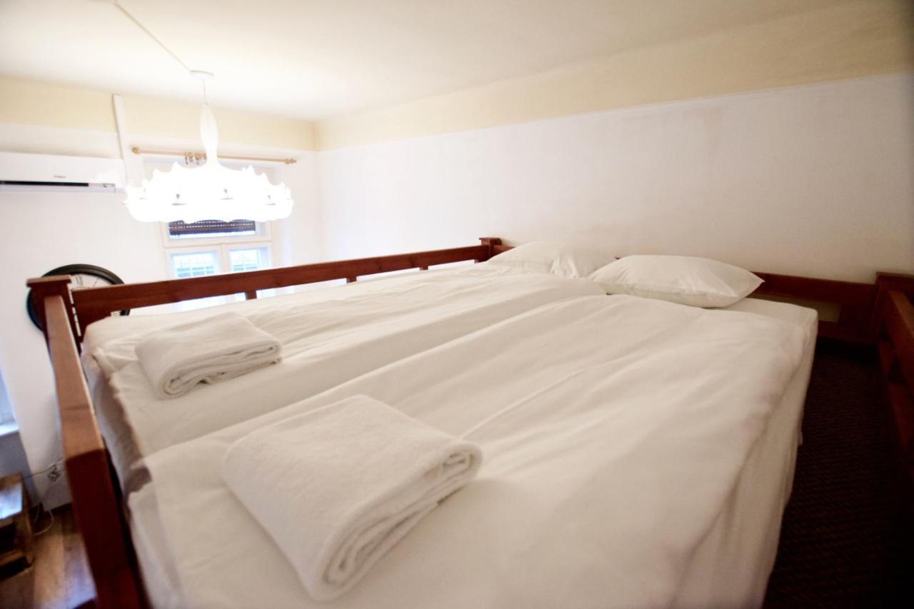 Standard By Hi5 - Nyugati Square Apartment