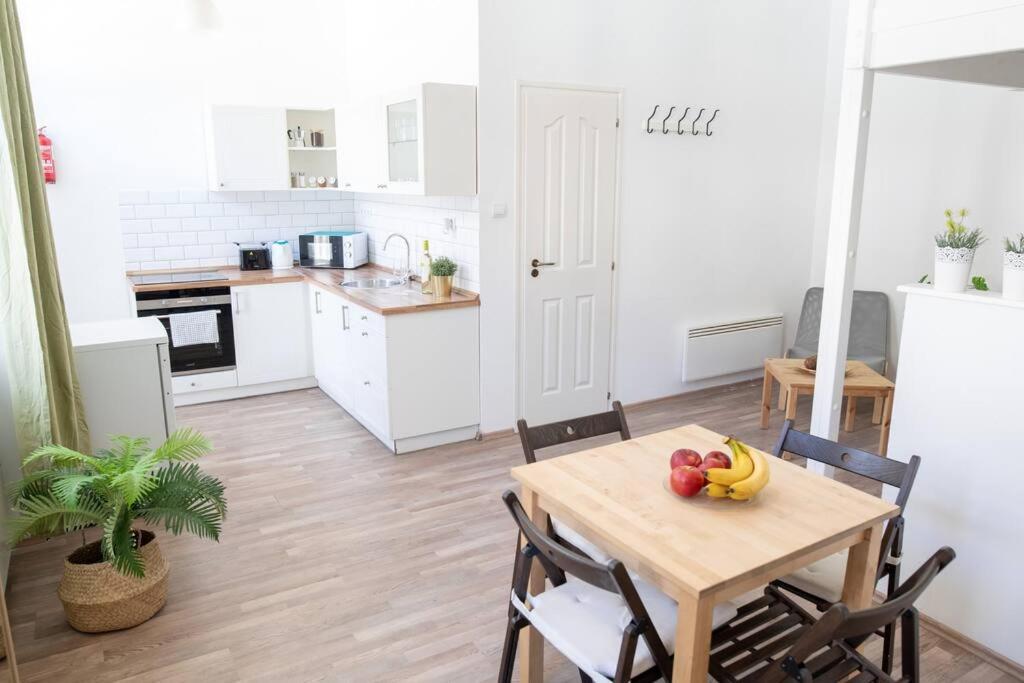 Apartment N28 Next To Andrassy Boulevard.