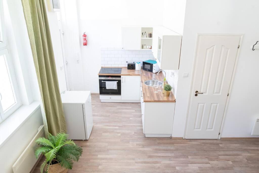 N28 Next To Andrassy Boulevard. Apartment