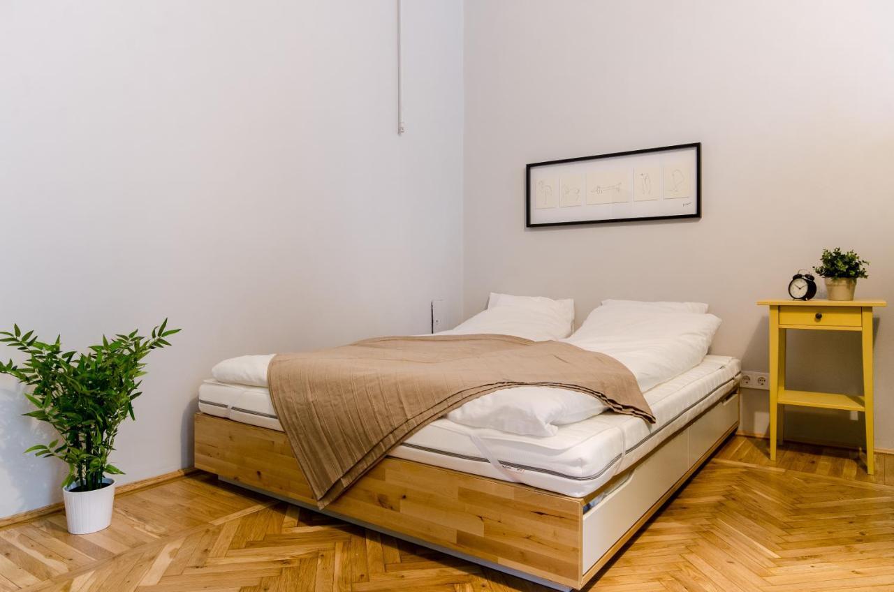 Downtown Park Apartment *