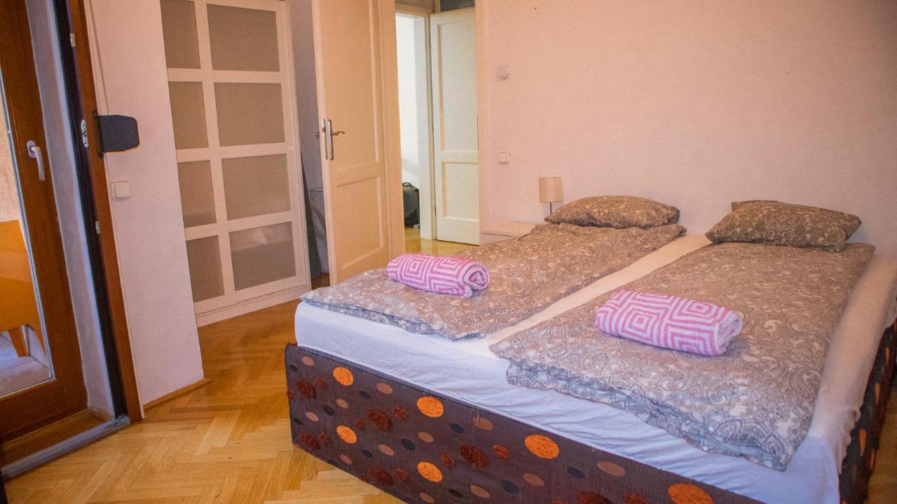 Kazinczy Boutique Lägenhet *