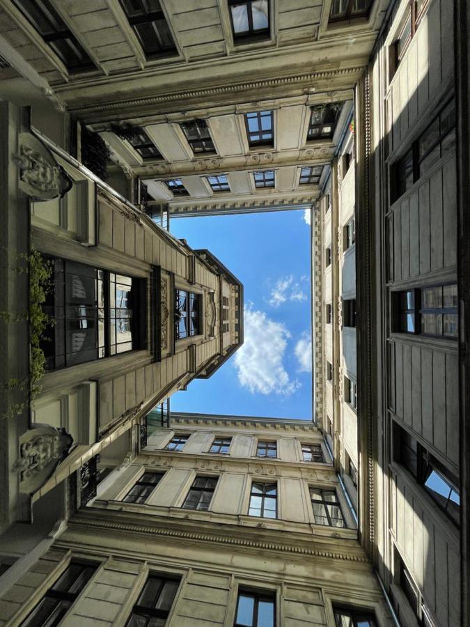 A5 - - Hostaid Apartment *
