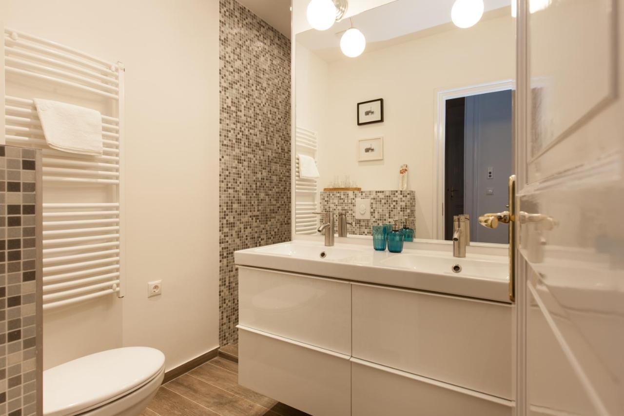 Annie's 3 Bed And 3 Bathroom Apartment