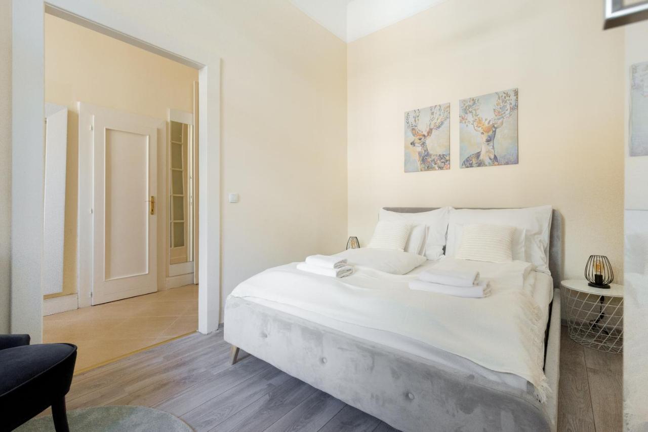 Center Dream 2br/2bath * Budapest