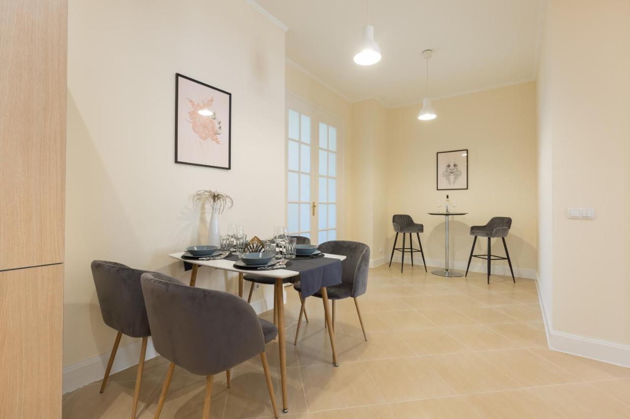 Center Dream 2br/2bath * Budapest