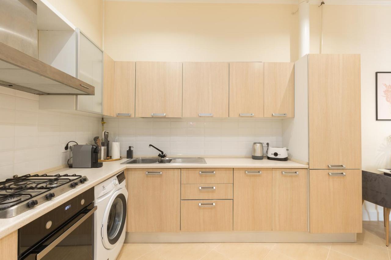 Center Dream 2br/2bath Budapest