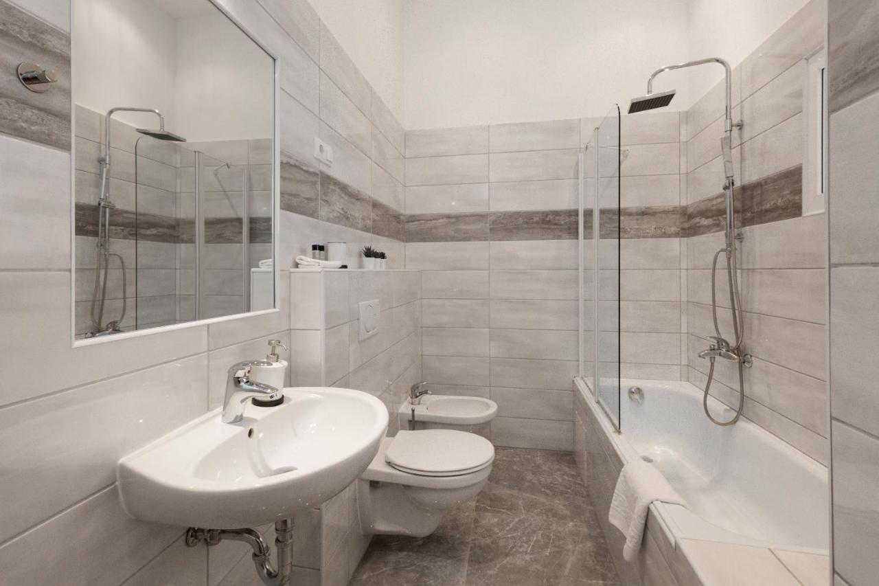 Center Dream 2br/2bath Apartment