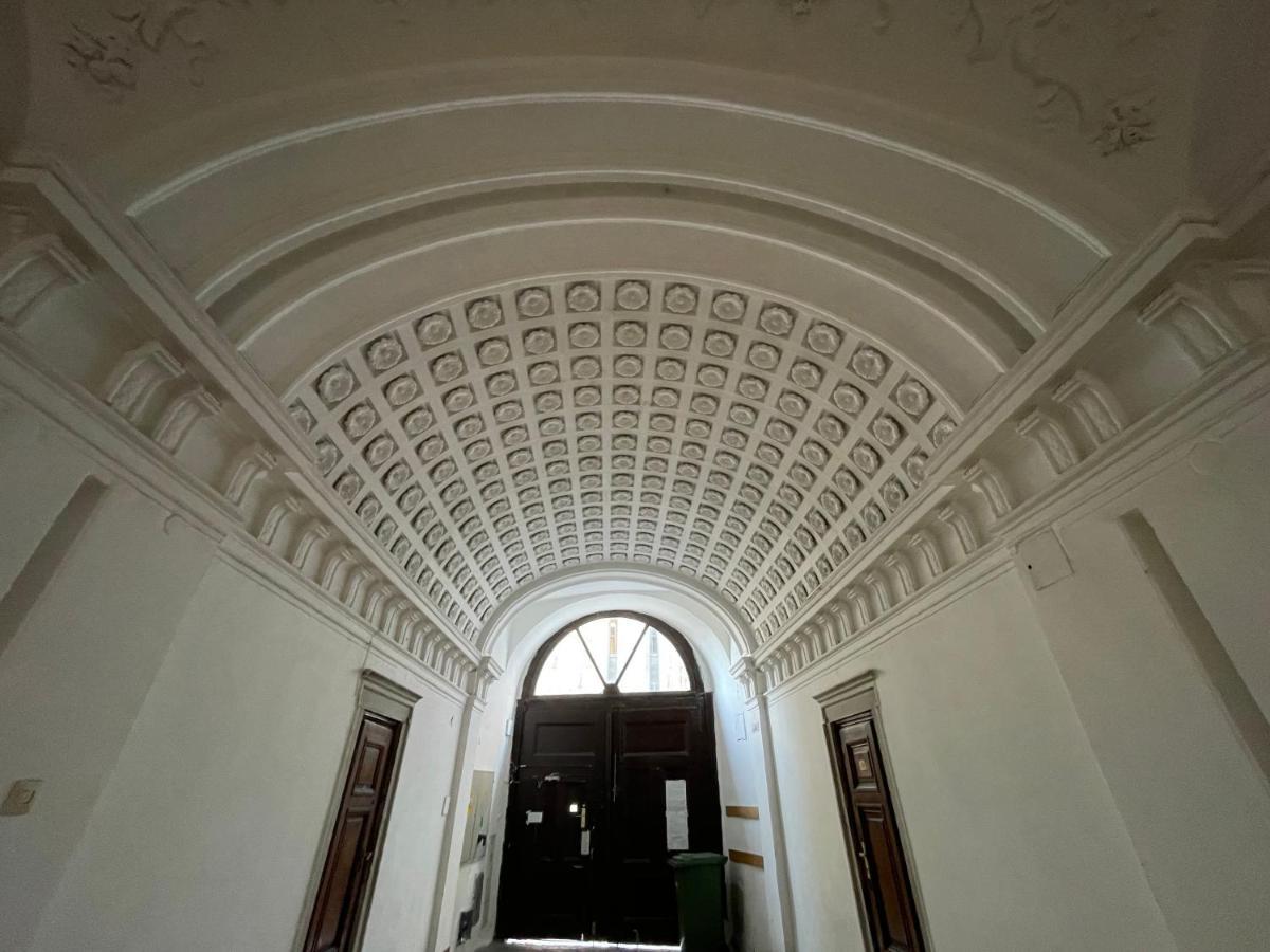 A5 - - Hostaid Apartment *