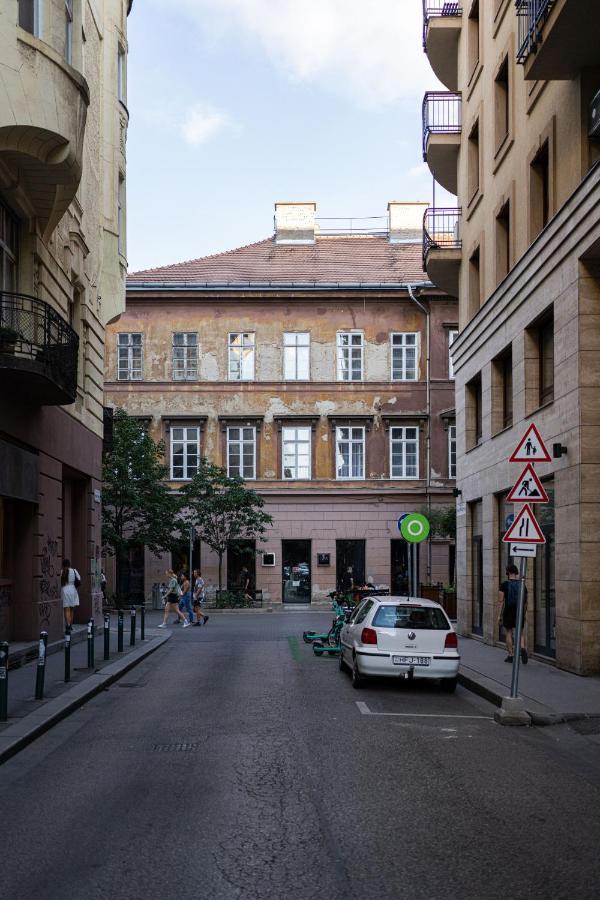 King Seventeen Homes Apartment *
