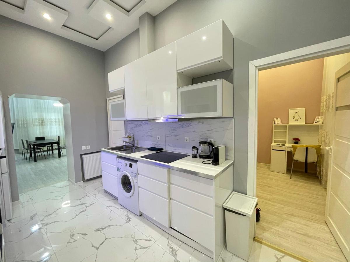Deluxe Sapphire Residency - 4 Bedrooms *