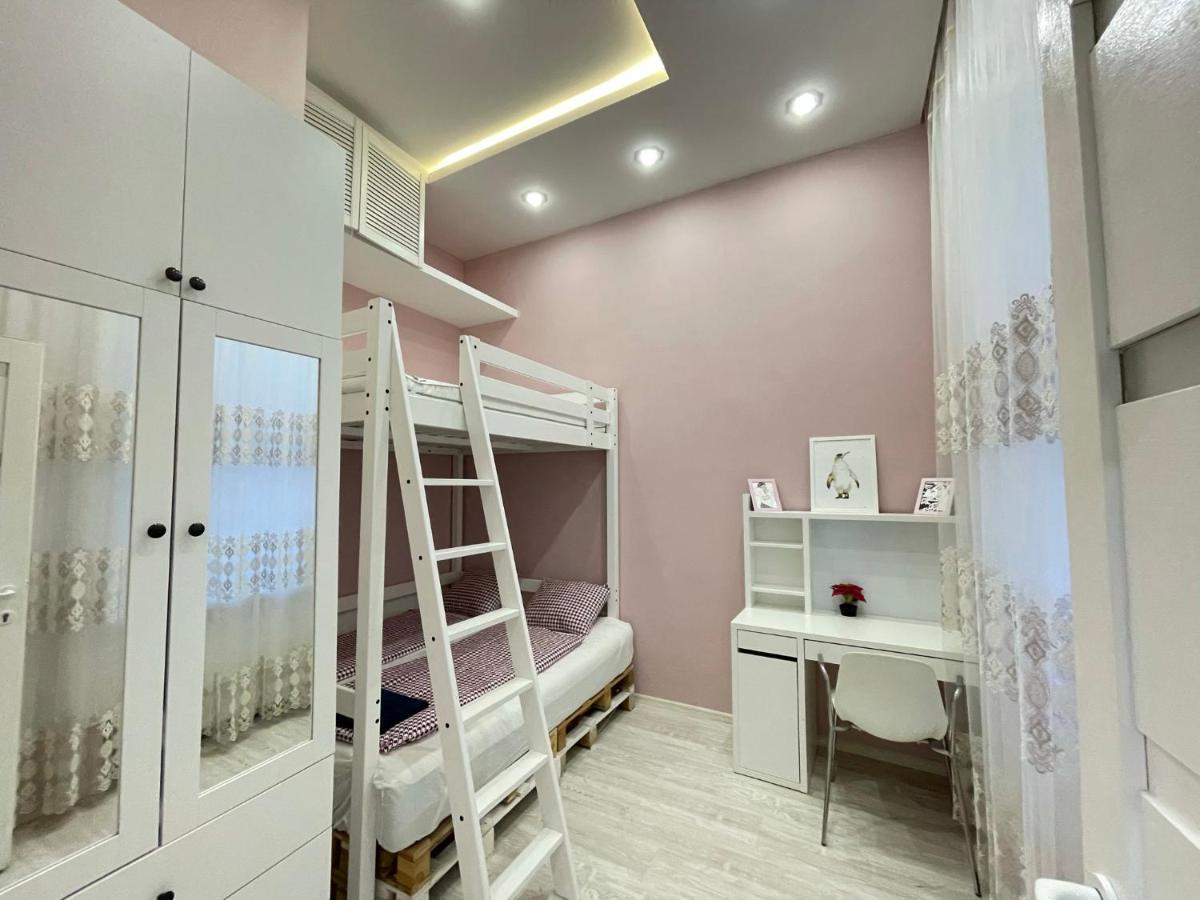 Deluxe Sapphire Residency - 4 Bedrooms Apartment