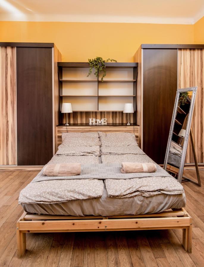 Aurora Apartmanhotel *