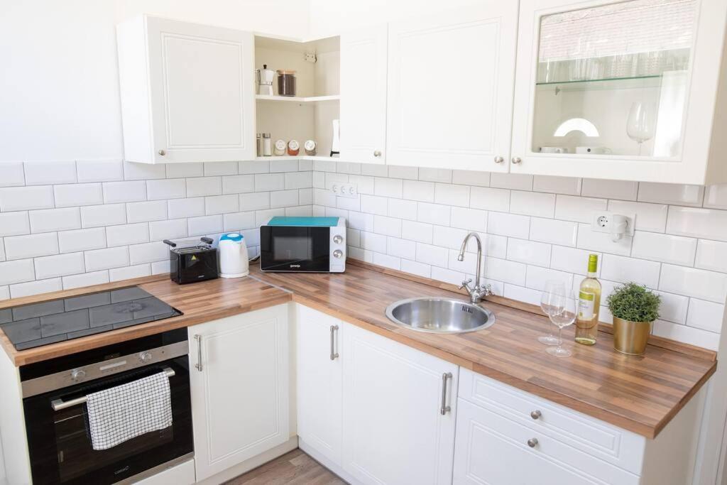 N28 Next To Andrassy Boulevard. Apartment Budapest