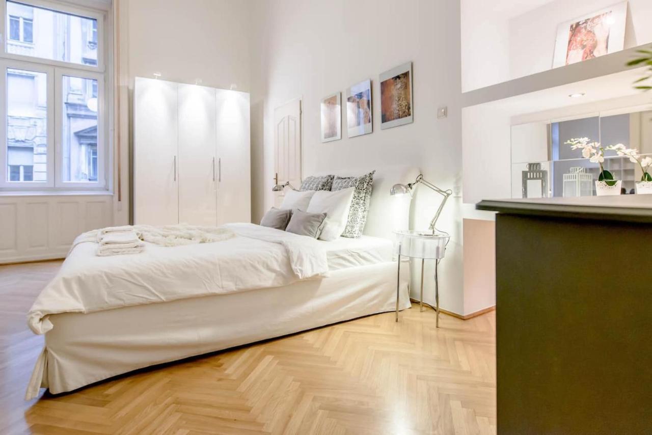 Apartment Bourgeois Elegance In The Heart Of