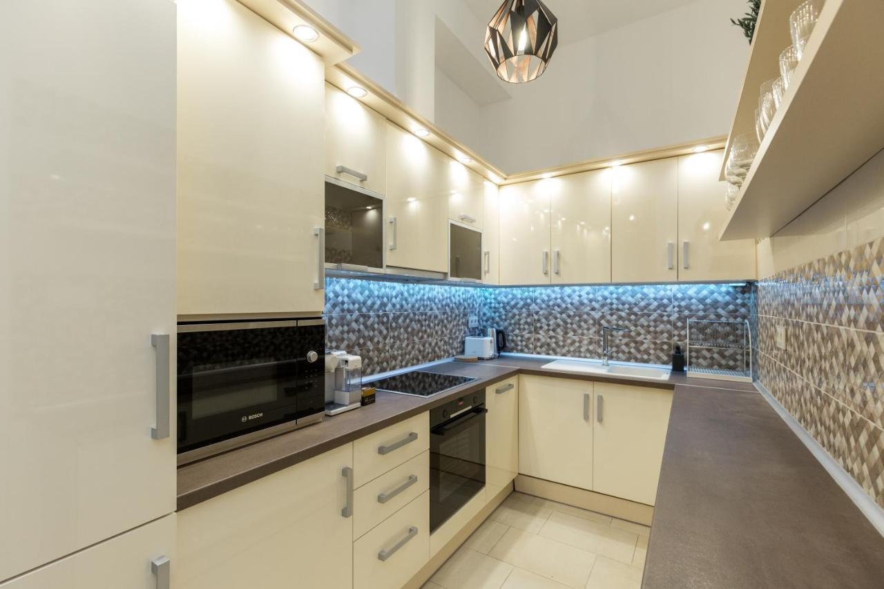 Apartment Center Grand Luxury W 2br/2bt Budapest