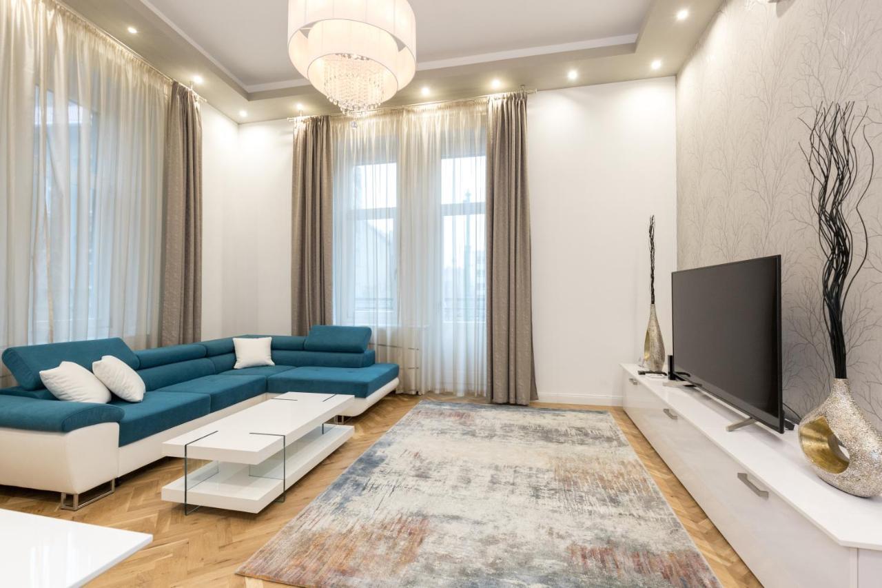Center Grand Luxury W 2br/2bt Apartment *