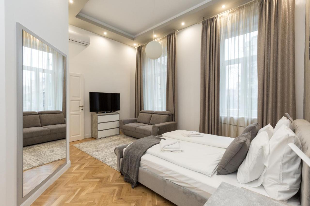 Center Grand Luxury W 2br/2bt *