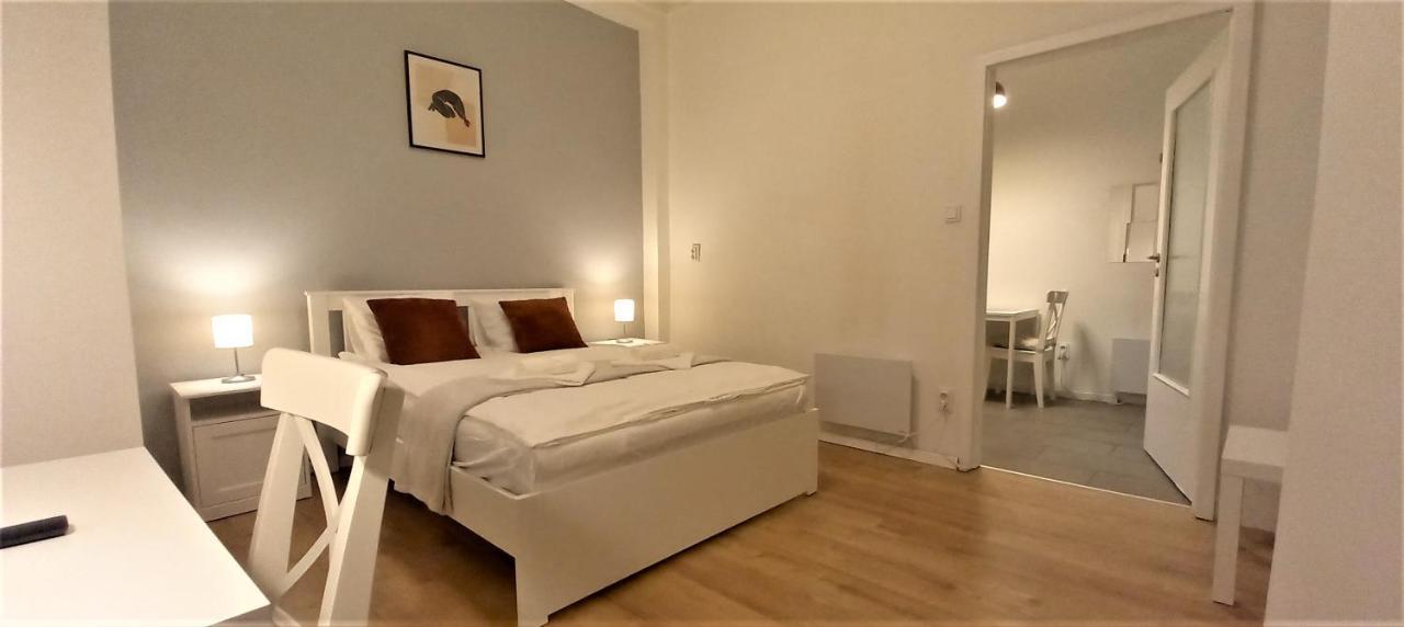 Quiet And Private Studio In The Center