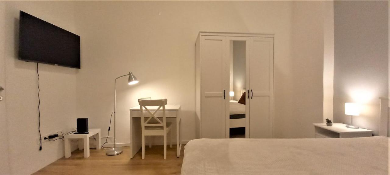 Quiet And Private Studio In The Center *