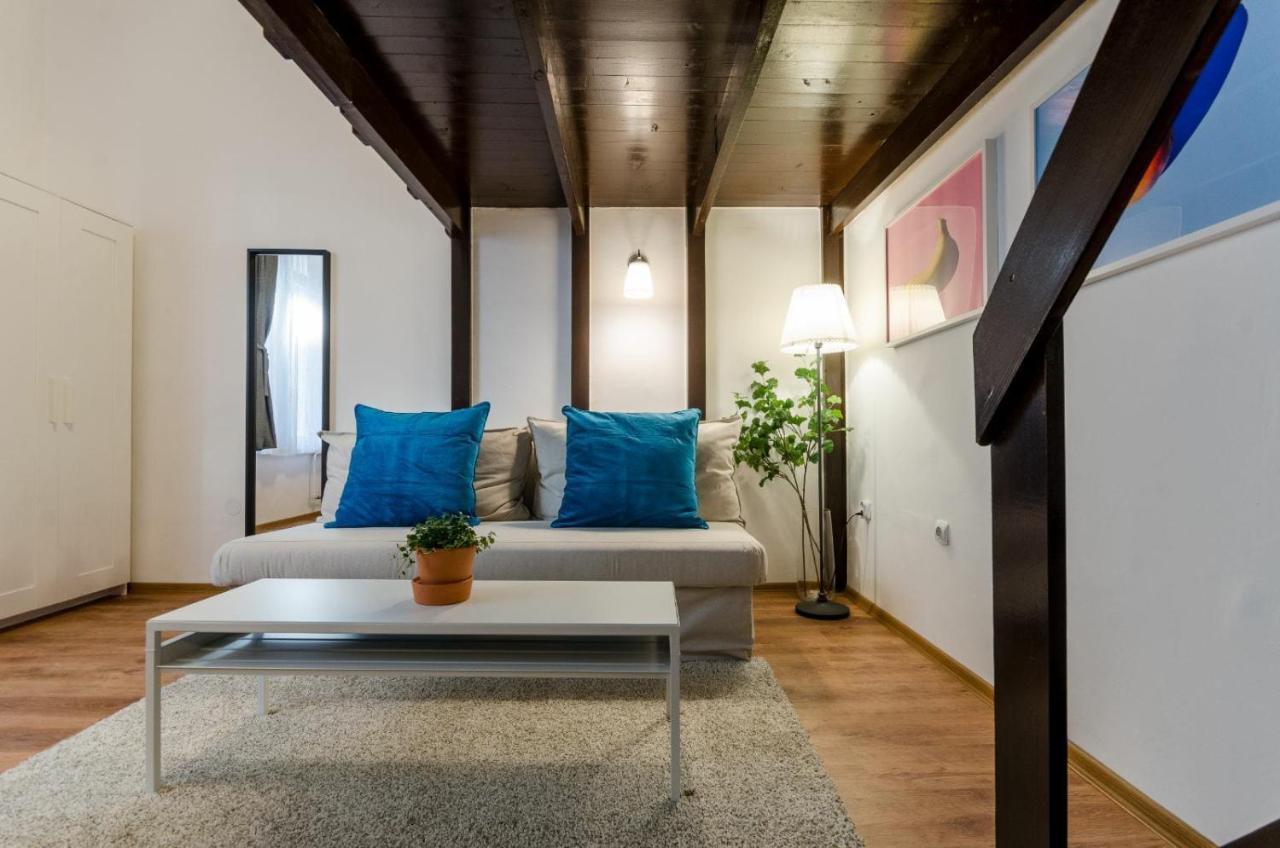 Quiet Cozy In Party Street E1