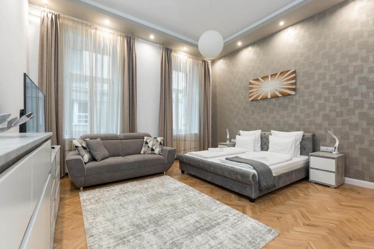 Center Grand Luxury W 2br/2bt Apartment