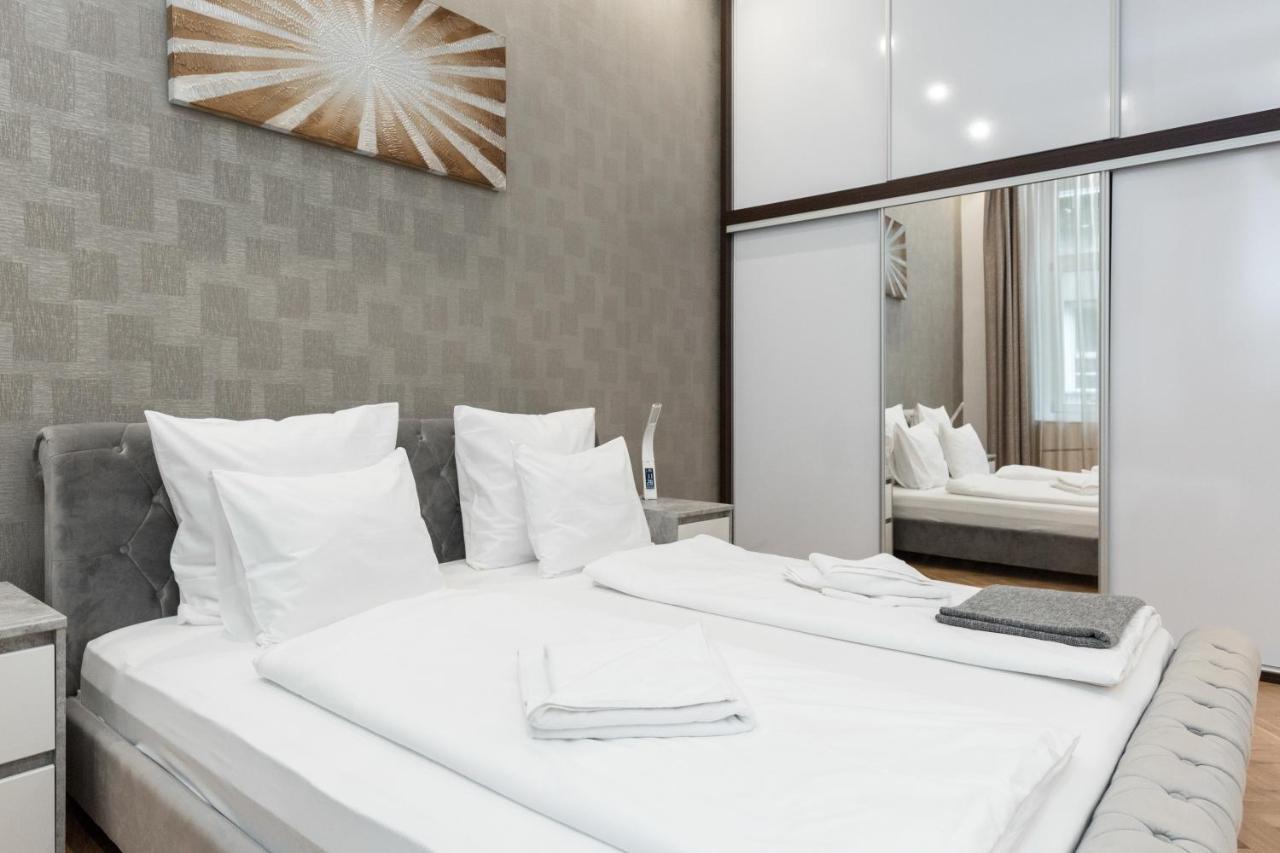 Center Grand Luxury W 2br/2bt Apartment Budapest