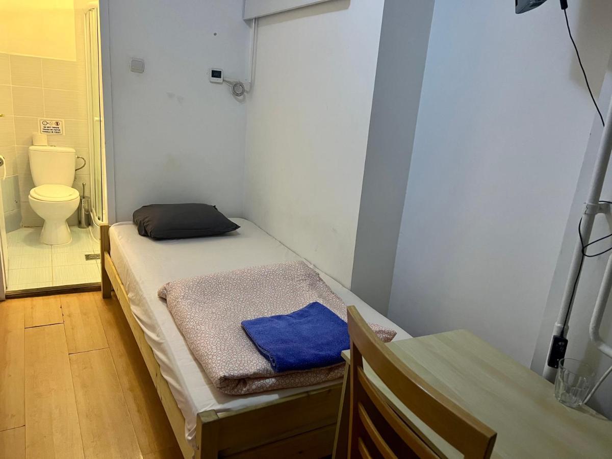 Kalvin 7rooms Hotel *