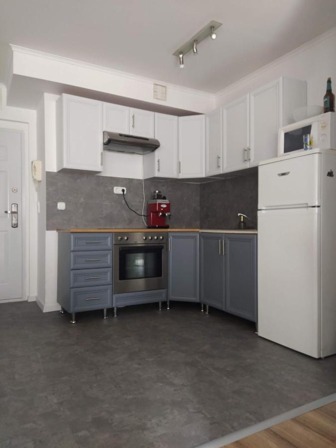 Spacious In Hip Neighborhood