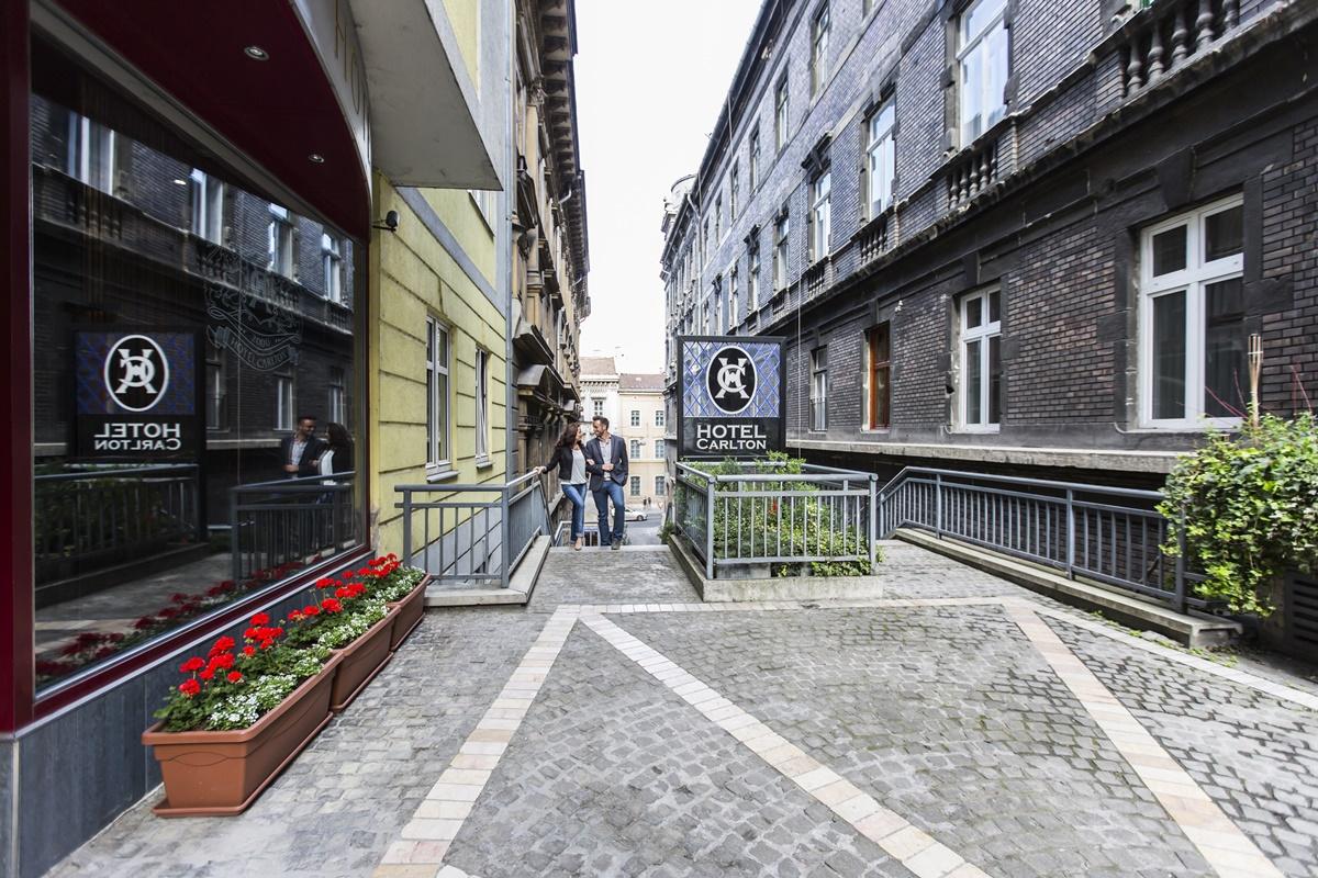 Carlton Buda Castle Hotell 4*