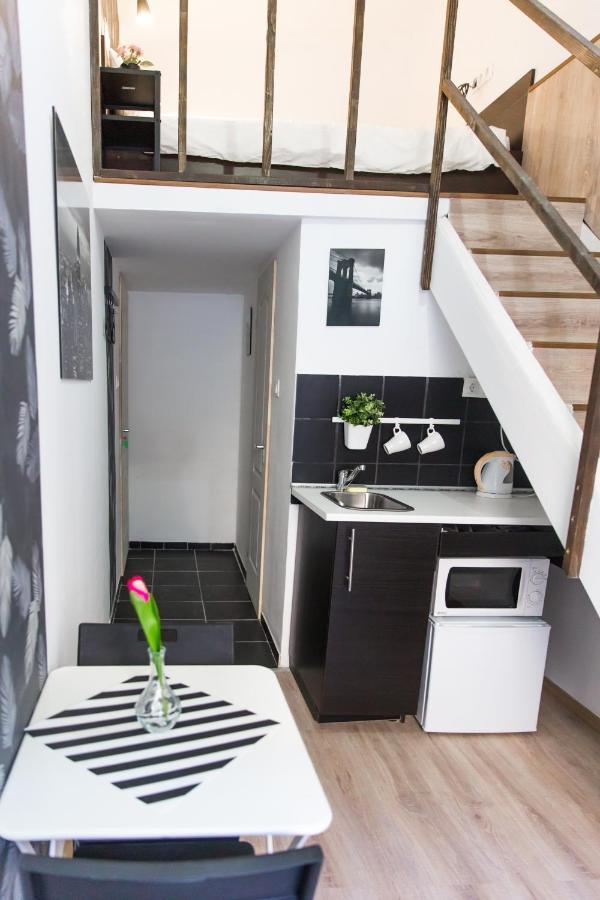 Modern Budget Lofts In The Centre Inn