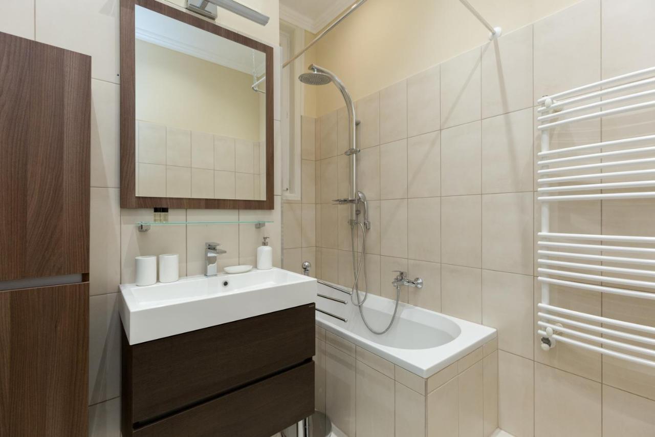 Apartment Center Grand Luxury W 2br/2bt