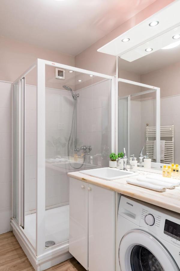 Sunny And 3-bedroom Penthouse With Garage Apartment