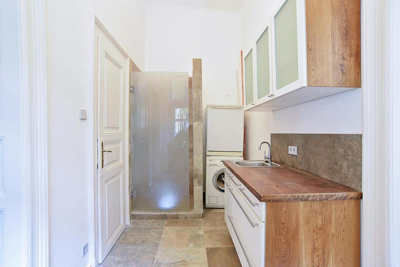 Beautiful 3 Bedroom In 7th District Budapešť