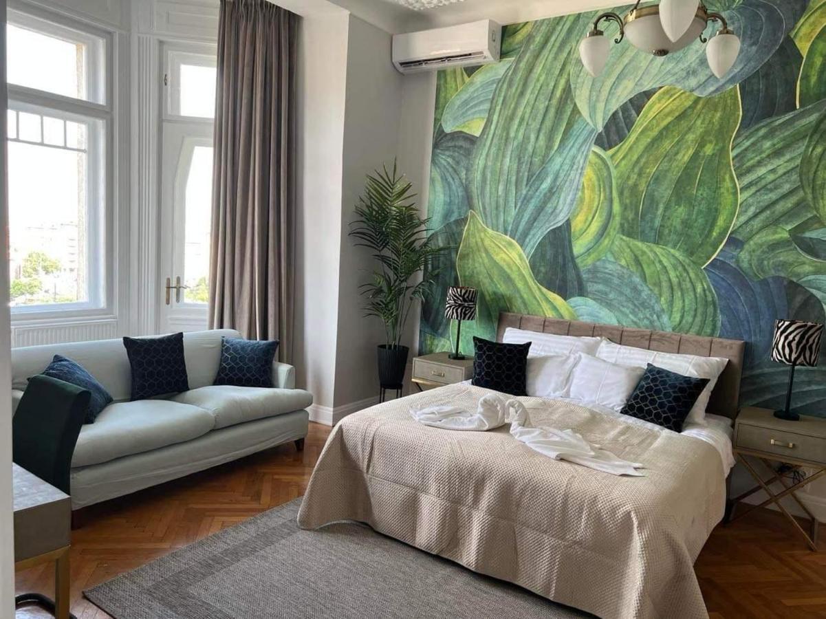 Orangehomes Panthera Luxury