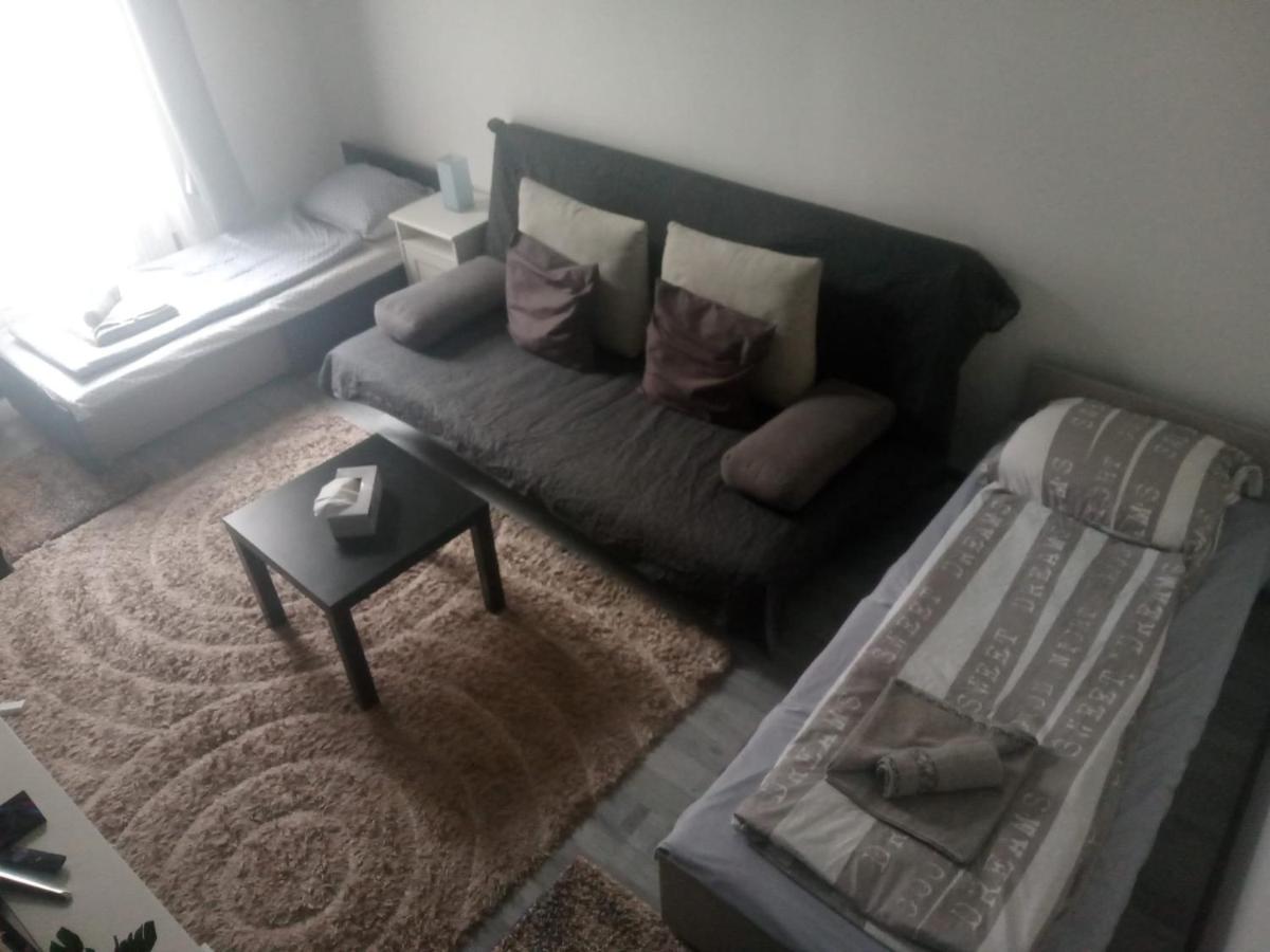 Real Apartment *