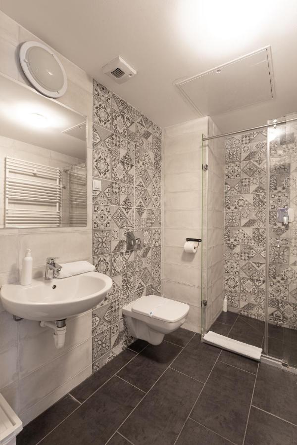 Chalet Swu Broadway *