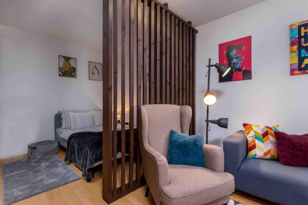 Spacious With Private Car Park & Balcony Budapeszt