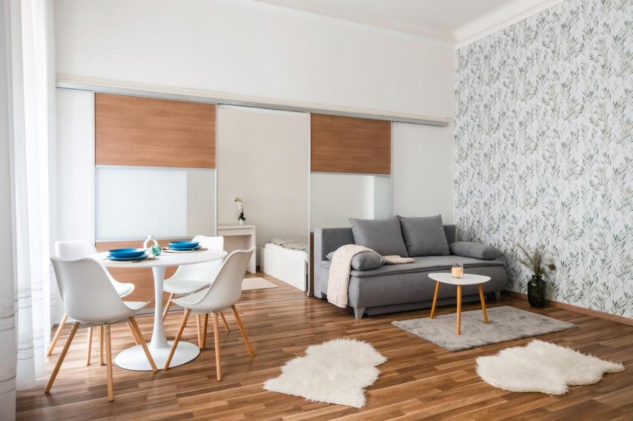 Erika's Downtown Apartman *