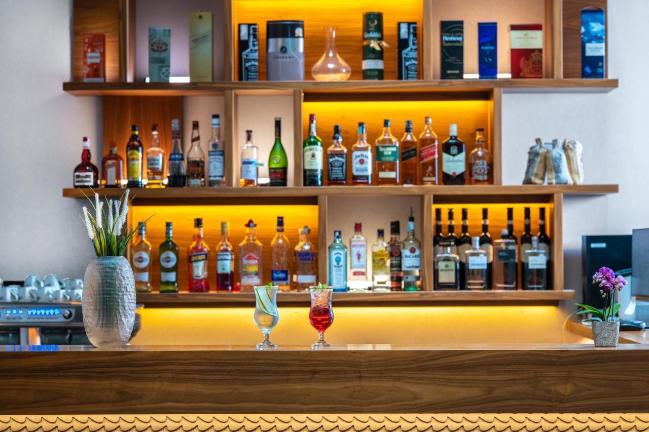 Charm - Formerly Boutique 4*